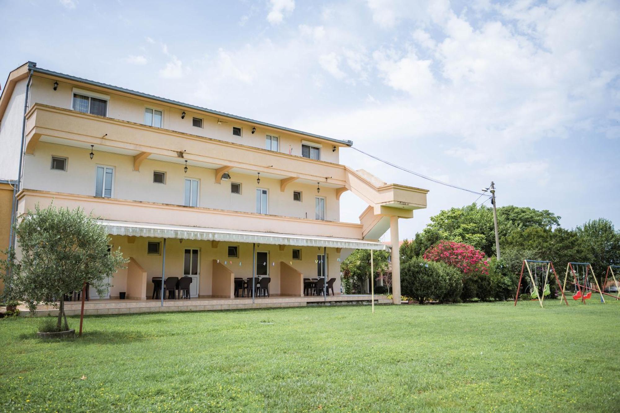 Apartments Rudaj อุลซิน ภายนอก รูปภาพ