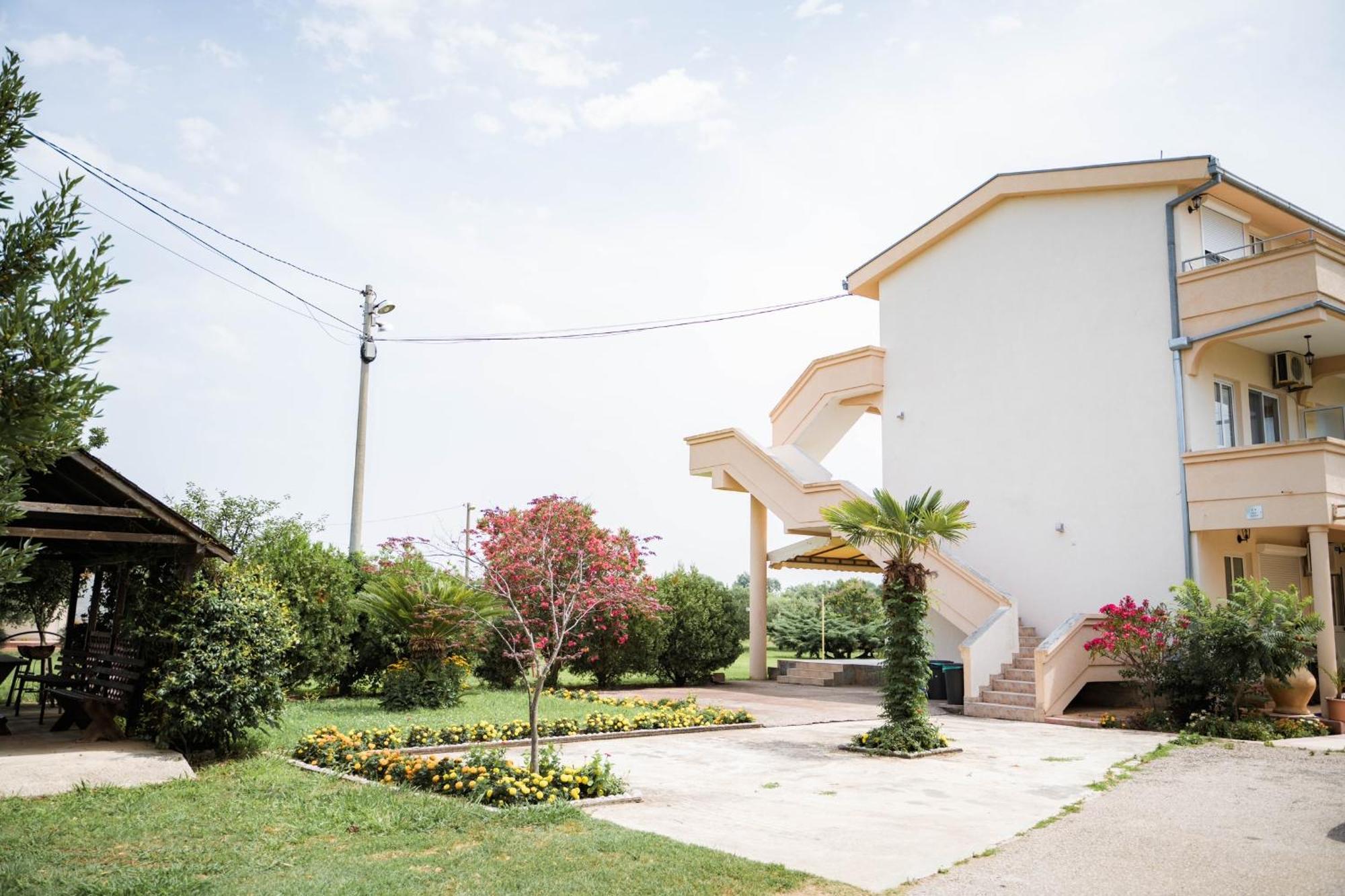 Apartments Rudaj อุลซิน ภายนอก รูปภาพ