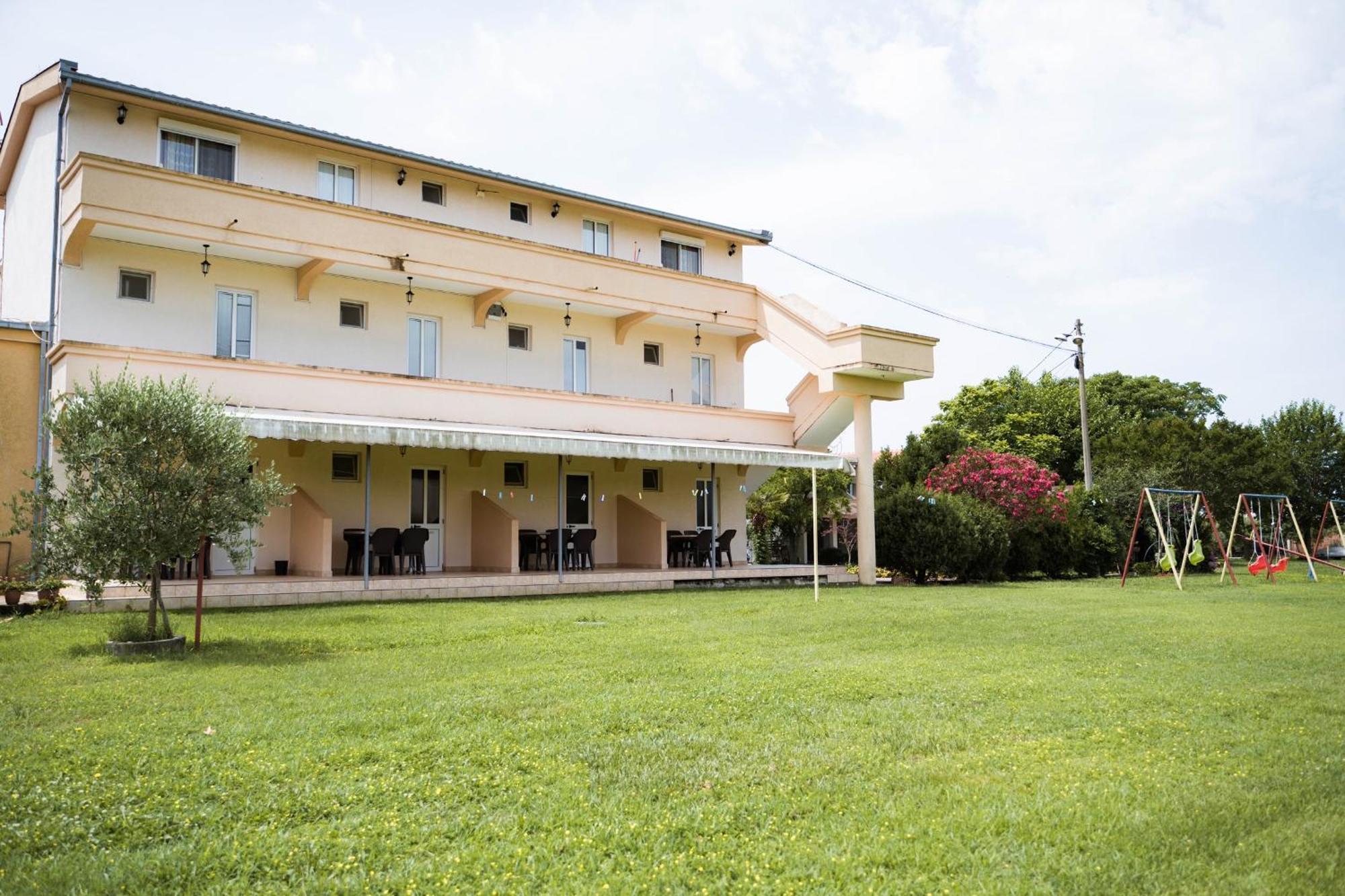 Apartments Rudaj อุลซิน ภายนอก รูปภาพ